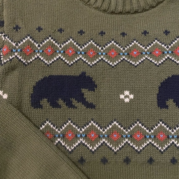 Boy’s Cat and Jack Olive Green Bear Pattern Sweater, size 6-7 - Picture 2 of 5